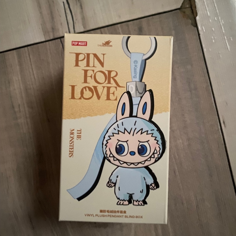 Pin for love labubu